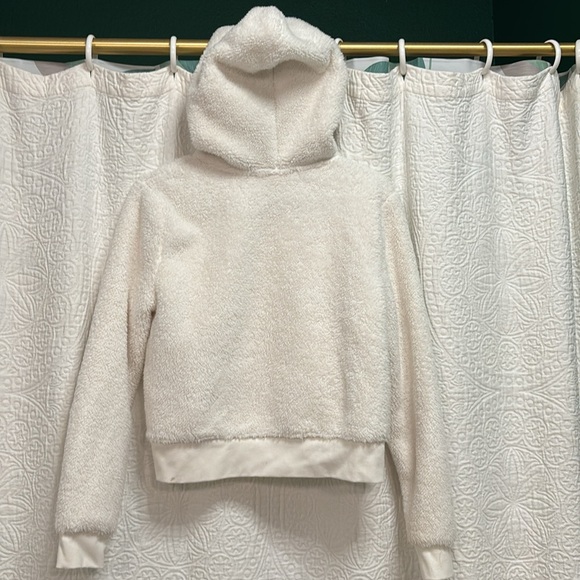 Banana Republic Women’s White Fluffy Warm, Cozy, Comfy, Winter Pull-over Hoodie - Picture 2 of 6